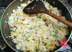 广式香肠蛋炒饭的做法图解8
