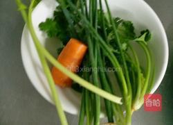 红烧狮子头家常版的做法图解3