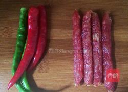 双椒腊肠的做法图解1