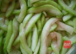 番茄炒西瓜皮的做法图解5