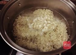 火腿鸡蛋炒面的做法图解4