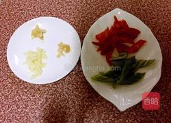 双椒炒猪肝的做法图解2