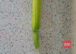 黄花菜炒肉的做法图解1