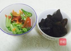 双椒炒焖子的做法图解2