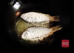 鲫鱼炖豆腐的做法图解3