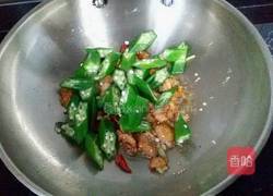 秋葵炒肉片的做法图解8
