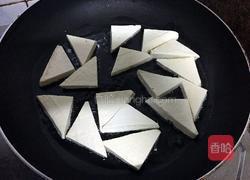 香菇炒豆腐的做法图解3