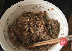 猪肉大葱包的做法图解1