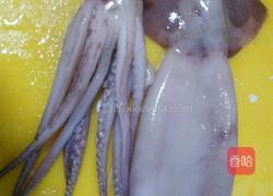 双椒大葱炒鱿鱼的做法图解1