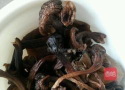 白菜炒蘑菇的做法图解2