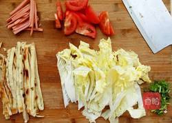 炒饼的做法图解1