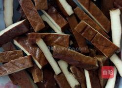 韭苔炒香干的做法图解1