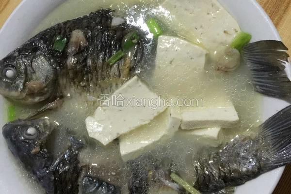 鲫鱼豆腐汤