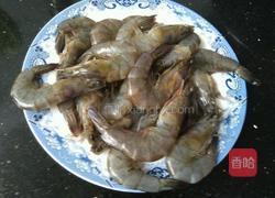 油爆虾的做法图解1