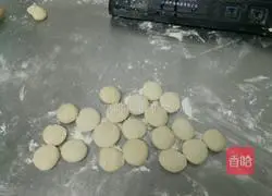 Illustration of how to make pork and radish dumplings 6