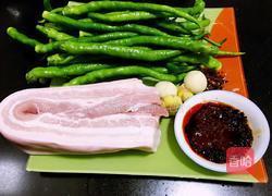 尖椒回锅肉的做法图解1