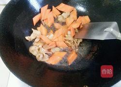 木耳胡萝卜炒肉的做法图解6
