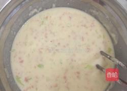 鸡蛋香肠饼的做法图解2