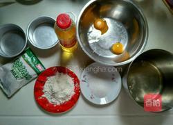 四寸戚风的做法图解1