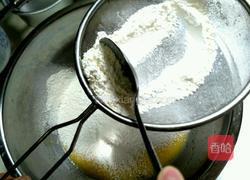 蓝莓果干杯子蛋糕的做法图解2