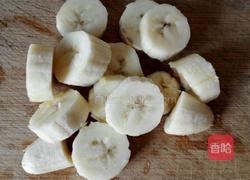 香蕉松饼的做法图解2