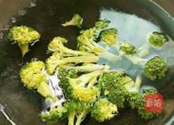 西兰花虾仁粥的做法图解4