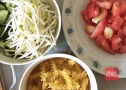 杂蔬盖浇通心粉的做法图解1