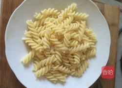 杂蔬盖浇通心粉的做法图解2