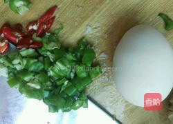 虾仁辣椒炒饭的做法图解3
