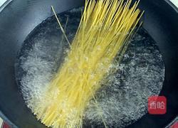 牛油果培根意面的做法图解2