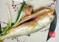 清蒸黄花鱼的做法图解1