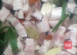 红烧肉豆角炖土豆的做法图解3