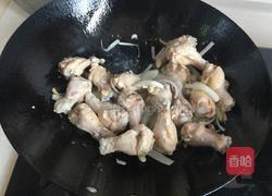 香菇土豆炖鸡腿的做法图解6