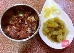 猪心炒咸菜的做法图解3