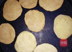 玉米面薄饼的做法图解6