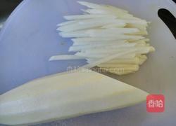 鲫鱼萝卜汤的做法图解3