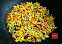 火腿炒玉米粒的做法图解5