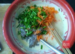 胡萝卜韭菜虾仁饼的做法图解4