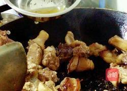 传统酸笋焖鸭的做法图解3