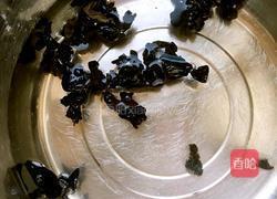 黄瓜木耳炒鸡蛋的做法图解1