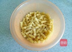 培根炒意面的做法图解3