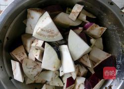 肉片炒茄子的做法图解1