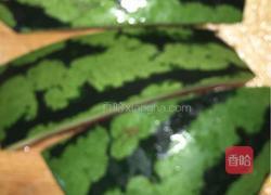 《西瓜皮猪肉饺子》的做法图解1