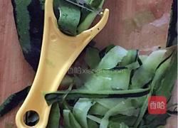 《西瓜皮猪肉饺子》的做法图解2