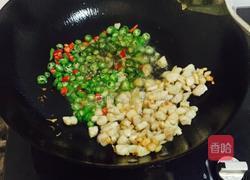毛豆炒肉的做法图解5