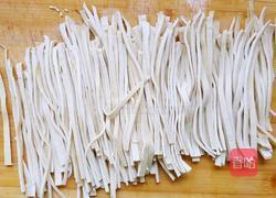 凉拌豆腐皮的做法图解2