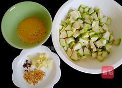 丝瓜鸡蛋紫菜汤的做法图解2