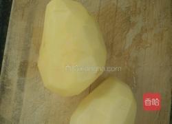 焖土豆的做法图解1