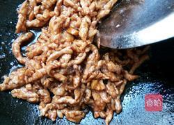 榨菜炒肉丝的做法图解2