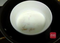 樱花酸奶慕斯蛋糕(四寸)的做法图解3